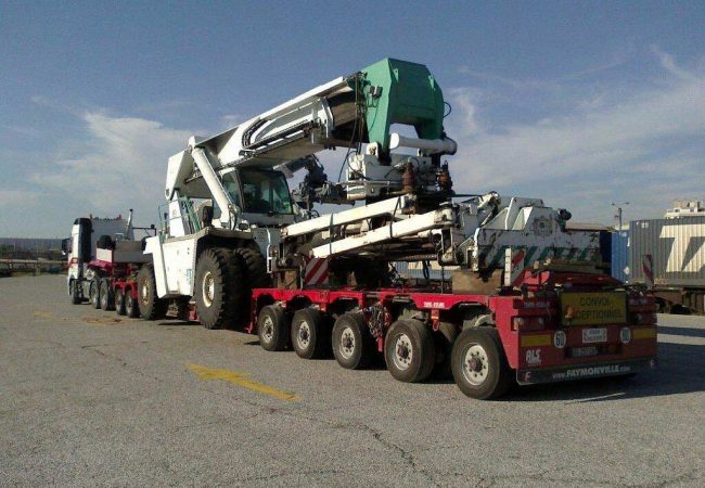 camion transporte véhicule de chantier blanc